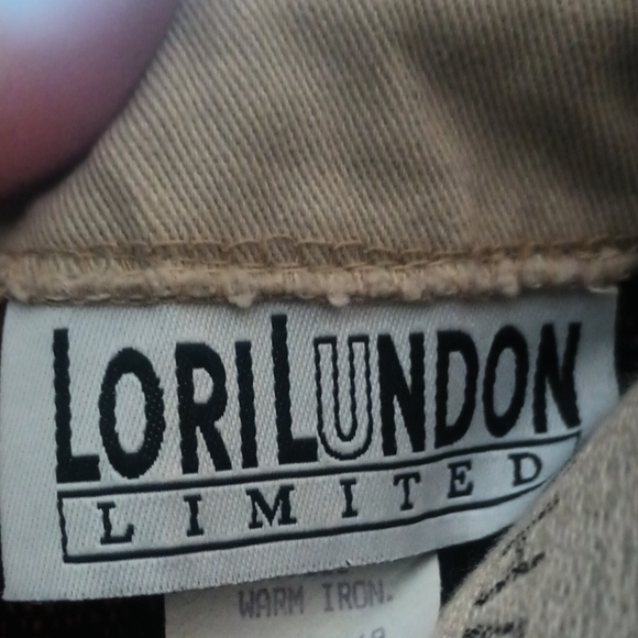 Women's Patterned Vest - Picture 2 of 3